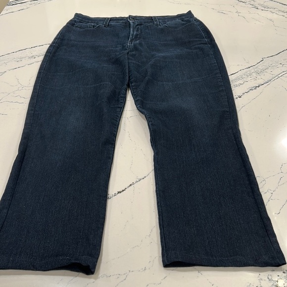 NYDJ Bootcut Lift Tuck Technology Jeans with Back Pocket Detail sz.10 - Picture 1 of 9